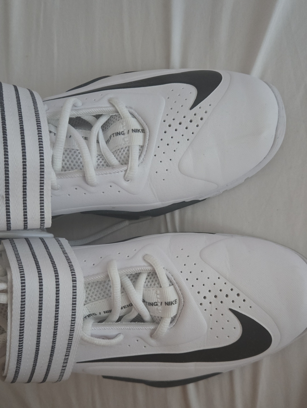 Nike Men's White and Black Sneakers - Picture 6 of 6